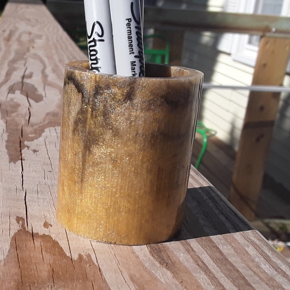 ✨SOLD✨Handmade Gold Epoxy Resin Holder - Picture 7 of 14